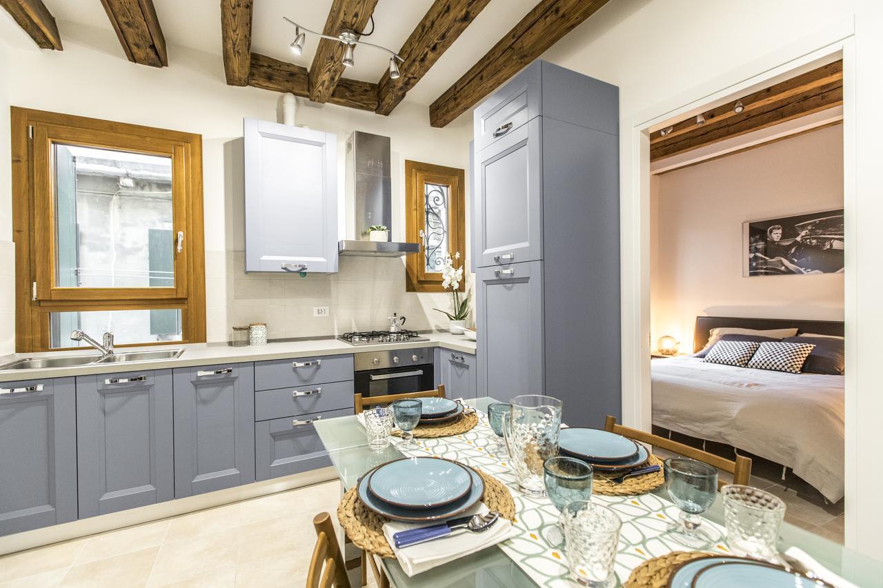 Ca Rezzonico Apartment R&R Венеція Екстер'єр фото