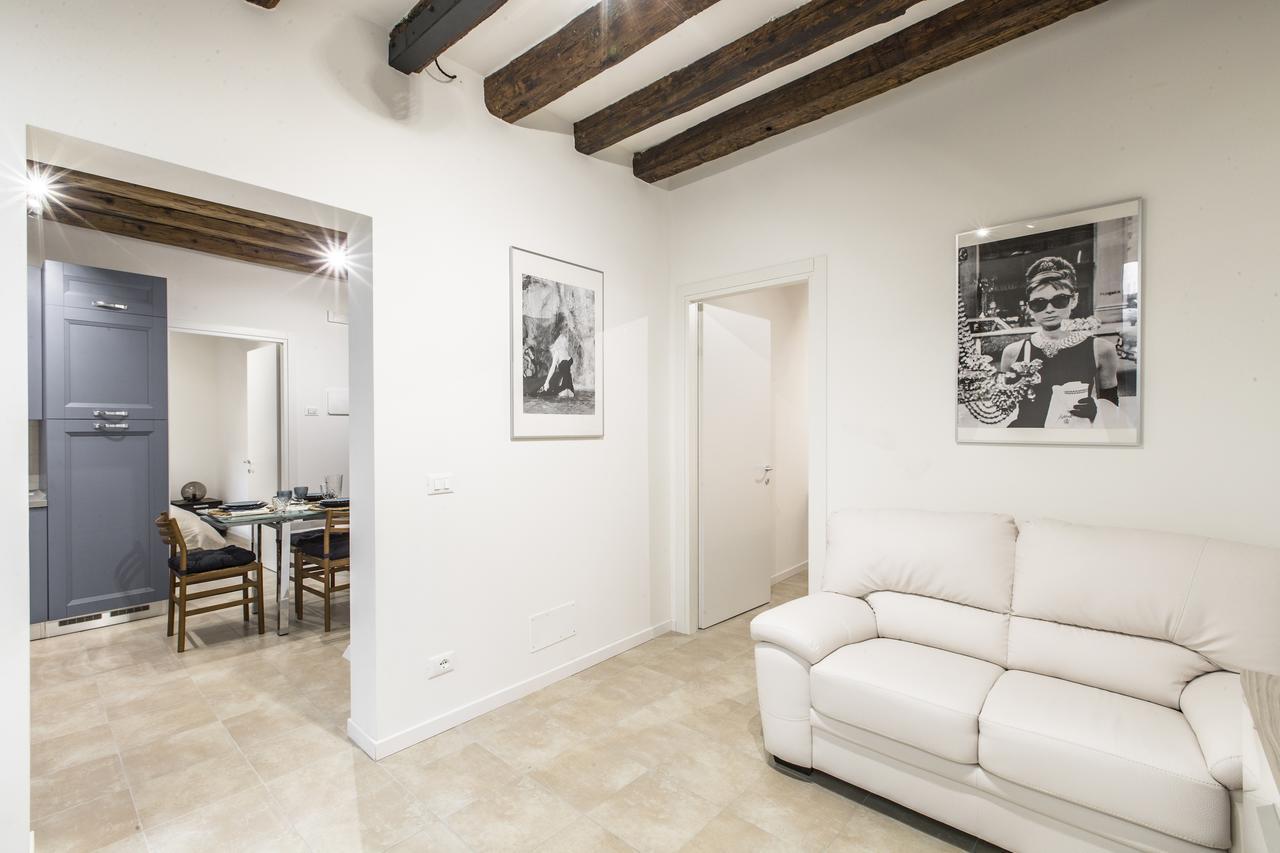 Ca Rezzonico Apartment R&R Венеція Екстер'єр фото